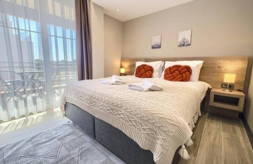 Lara Apartment | Mira - Modern Cozy 2BR Apartment w/ Pool