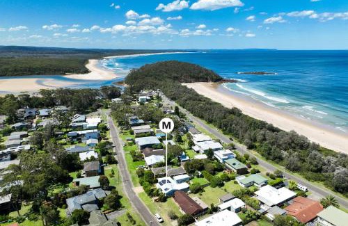 Narrawallee House | Miramar Coastal Cottage