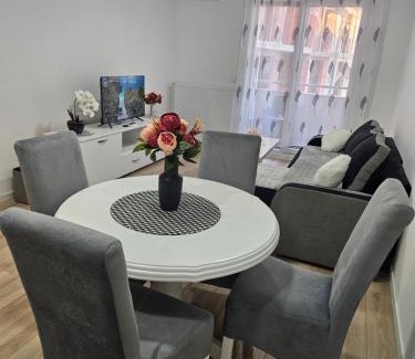 Mladenovac Apartment | Miss LuX