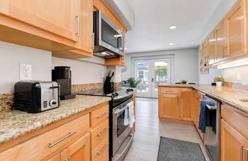 Central Mission Beach Condo | Mission Beach Two-story condo