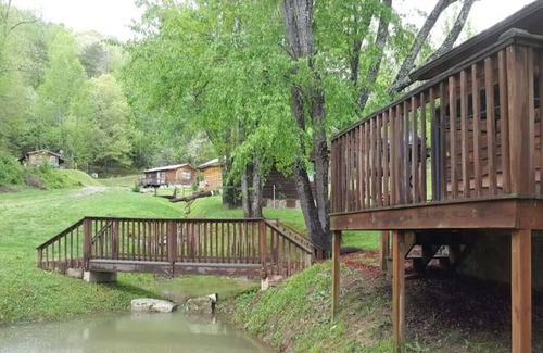 Bryson City Cottage | Missy’s Hideout! Bryson City,GSMRR,Casino, Hiking, whitewater rafting,Fishing!