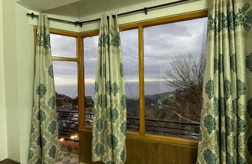 Kasauli Bed & Breakfast | Misty Cliff Cottage