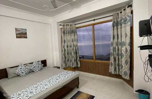 Kasauli Bed & Breakfast | Misty Cliff Cottage