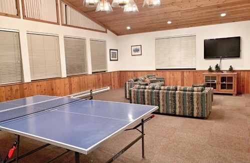 Mammoth Lakes Apartment | Misty Mountain Hideaway - Views, Comfort, Pool/Spa