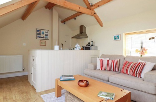 Mithian Cottage | MITHIAN COTTAGE, pet friendly, with a garden in St Agnes