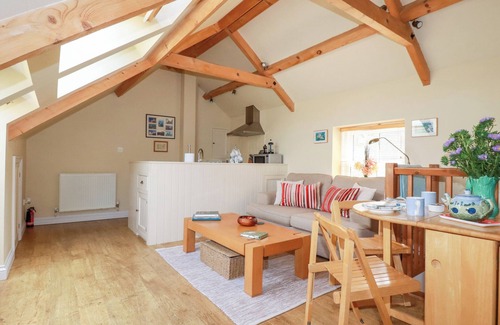 Mithian Cottage | MITHIAN COTTAGE, pet friendly, with a garden in St Agnes