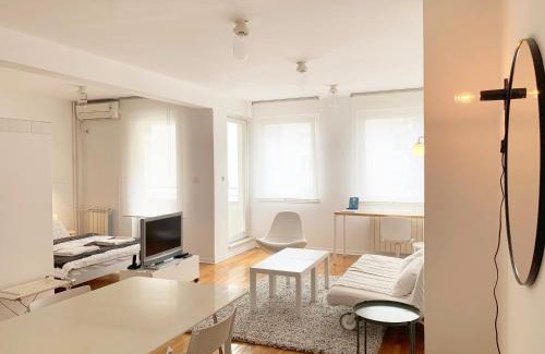 Novi Beograd Apartment | Miu Arena Apartment