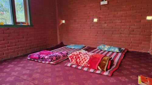 Kullu Apartment | MJ cafe and homestay