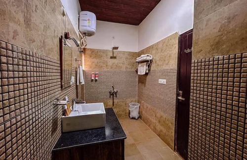 Taliyal Gaon Hotel | MJ River Resort By DLS Hotels