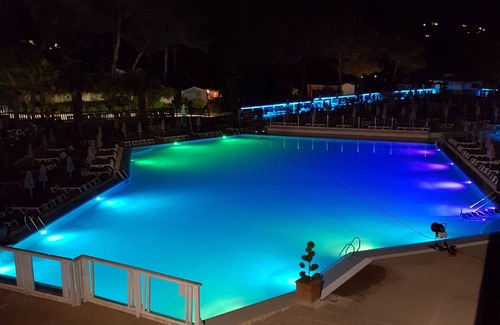 Frejus Port RV Rental | Mobil Home climatisé avec terrasse - Camping de luxe