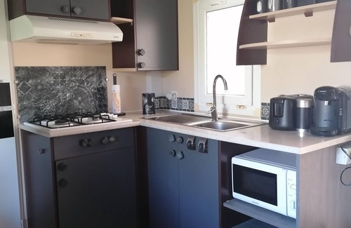 Vic-la-Gardiole House | MOBIL-HOME COSY -CLIMATISE - 6 PERS - CAMPING 4* - LES SALINS DE LA GARDIOLE