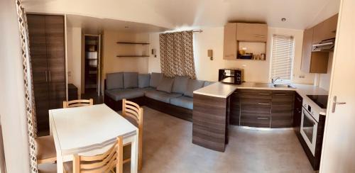 Anduze Other | Mobil home de standing à la Porte des Cévennes sur un terrain arboré et ombragé