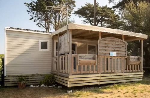 Saint-Michel-Chef-Chef House | Mobil home Confort 2 bedrooms - terrace 4 persons