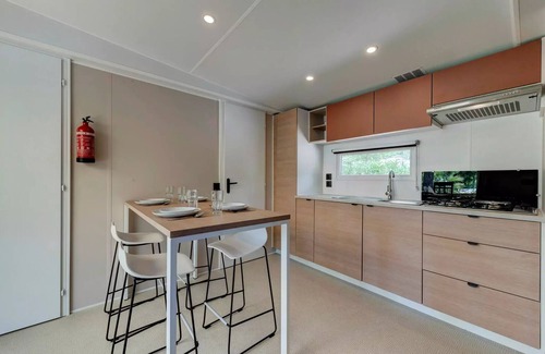 Biscarrosse House | Mobil-home | Premium Azure | 3 Bedrooms | 6 sleeps | Raised terrace | A/C | TV
