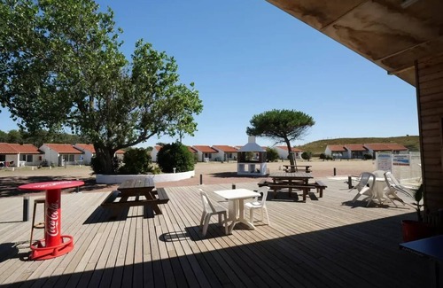 Saint-Hilaire-de-Riez House | Mobile-home 2 Bedrooms 5 People PMR