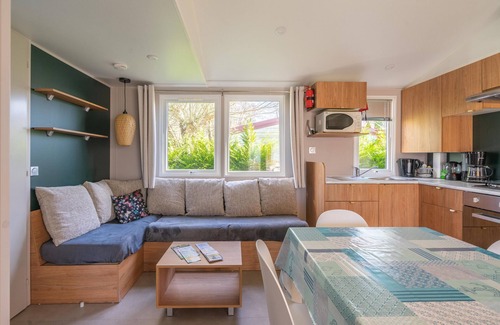 Les Mathes RV Rental | Mobile Home "Camping Les Charmettes" with Shared Terrace & Private Garden