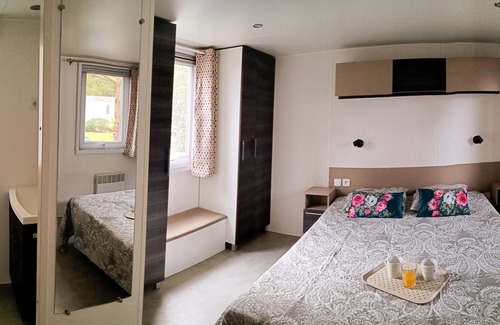 Les Mathes House | Mobile home in a 4* Holiday Village by the ocean