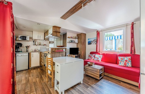 Gastes RV Rental | Mobile Home 'Mobilhome 282 Grand Confort' with Private Terrace, Private Garden and Air Conditioning