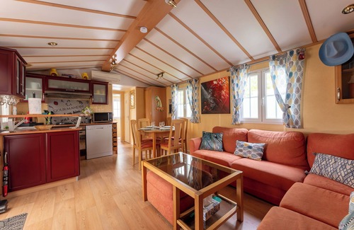 Biscarrosse RV Rental | Mobile Home ' with Shared Pool, Wi-Fi and Air Conditioning