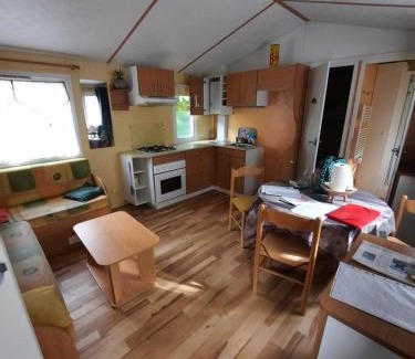 Besse-en-Chandesse Other | Mobilhome 2 à 7 personnes