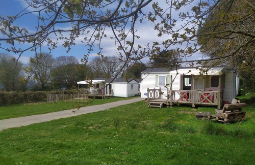 Plonevez-Porzay House | Mobilhome 4 pers. en baie de Douarnenez -Plage de Kervel - Camping Pré de la Mer