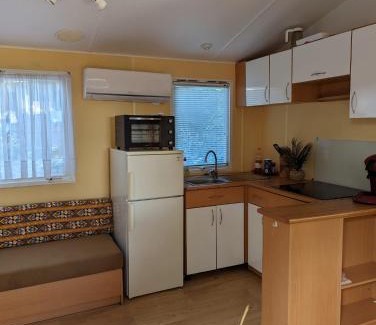 Le Castellet Other | Mobilhome tout confort dans domaine boisé