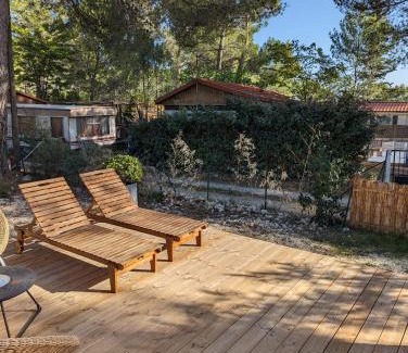 Le Castellet Other | Mobilhome tout confort dans domaine boisé