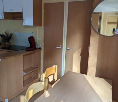 Le Castellet Other | Mobilhome tout confort dans domaine boisé