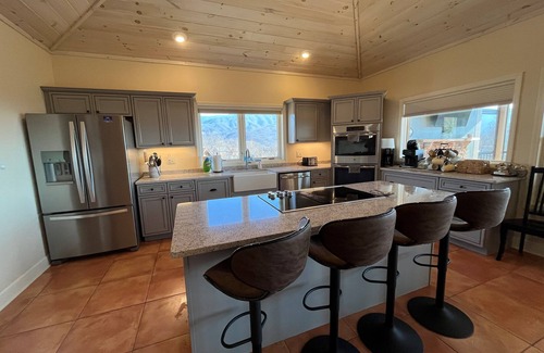 Gatlinburg - Pigeon Forge House | Mobility friendly smoky mountain vacation rental! 180° views, 3 covered porches