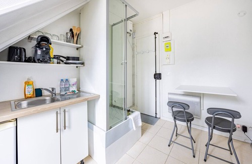 Porte-Saint-Martin Apartment | Mobility lease - République - Studio