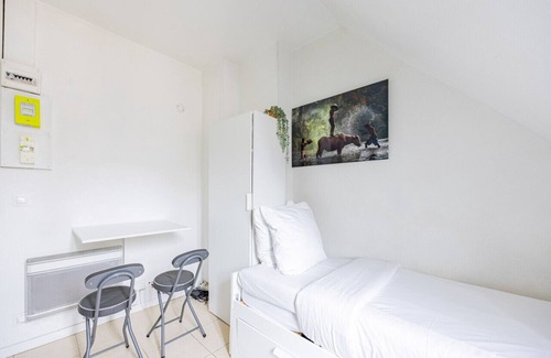 Porte-Saint-Martin Apartment | Mobility lease - République - Studio