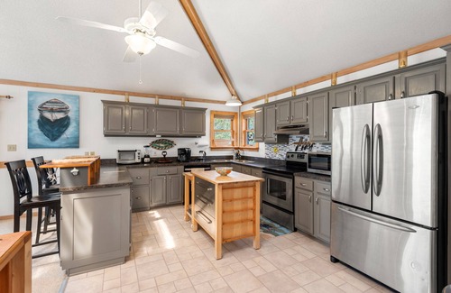 Duck House | Moby Duck: Ocean and Sound Views | Pet-Friendly