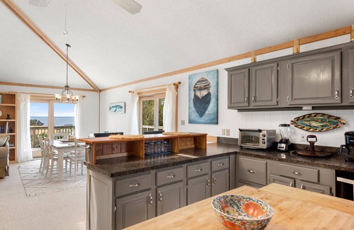 Duck House | Moby Duck: Ocean and Sound Views | Pet-Friendly