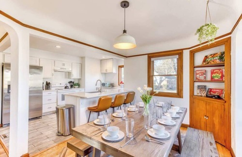 Arbor Lodge Apartment | Mocks Crest Oasis- 5BD/2BA- Arbor Lodge Getaway