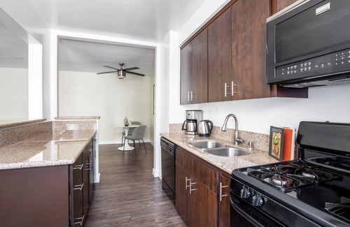 Sawtelle Apartment | Mod Brentwood 1BR w/Pool, walk to San Vicente shops, by Blueground