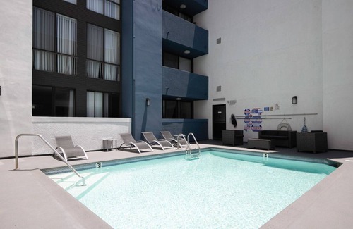 Sawtelle Apartment | Mod Brentwood 1BR w/Pool, near UCAL & Medical Center, by Blueground