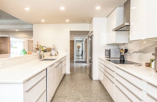 Landfall House | Mod Happy - a chic mid-century modern oasis