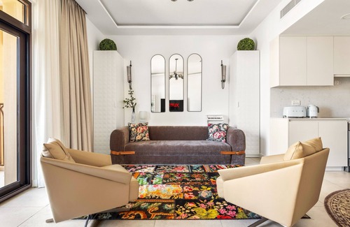 Umm Suqeim 3 Apartment | Modern 1 BD in Madinat Jumeirah Living
