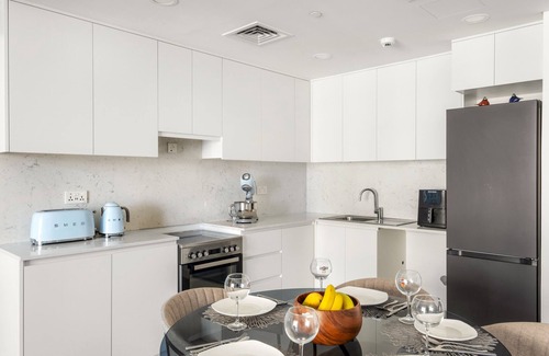Umm Suqeim 3 Apartment | Modern 1 BD in Madinat Jumeirah Living