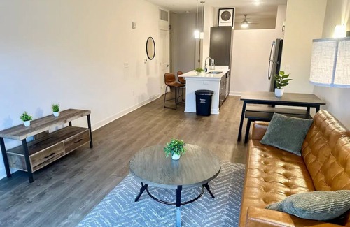 Broad Ripple Apartment | Modern 1 Bd on the Monon Trail w/Free Parking
