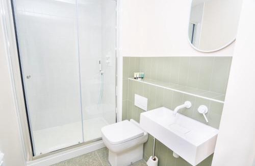Newark Apartment | Modern 1 Bed Apartment in Central Newark