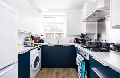 Surrey Docks Apartment | Modern 1 Bed APT , London Zone 2 , Monthly & Weekly Stays Welcome , Near Uber Boat