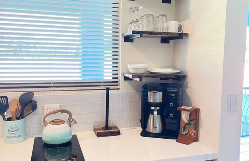 Coco Condo | Modern 1-bedroom condo in gated complex with pool, WiFi & AC