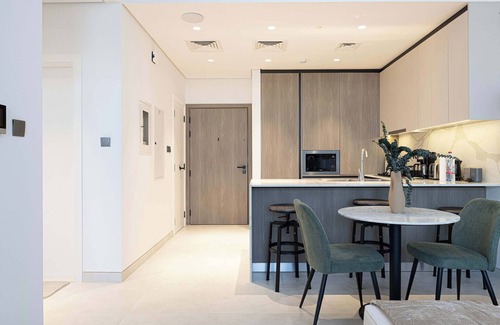 Al Barsha Apartment | Modern 1-Bedroom Apartment With Padel Court Access