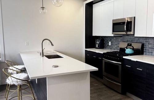 Guttenberg Condo | Modern 1-bedroom condo close to New York City