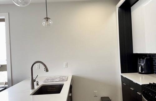 Guttenberg Condo | Modern 1-bedroom condo close to New York City
