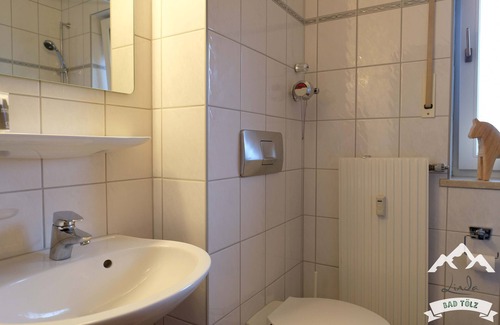 Bad Toelz Apartment | Modern 1 room apartment at the spa park, completely renovated in 2016, WLAN!
