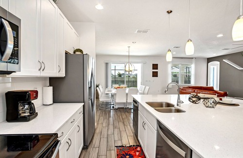 Kissimmee Villa | Modern 10 Bedroom Home - Only Minutes from Disney!