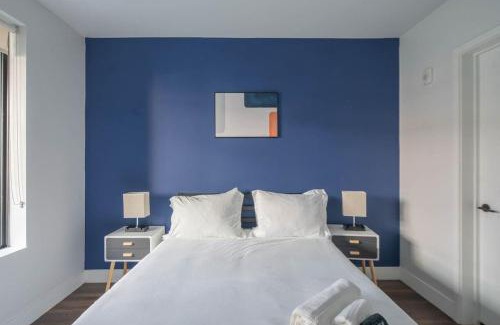 Tempe Apartment | Modern 1BD - Pool, Gym, Parking, W-D - Sleeps 4