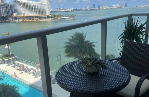 Brickell Apartment | Modern 1BR Apartment in Brickell, Central w Sea View